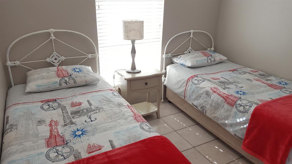 Strandloper Apartments Hermanus Eksteriør bilde