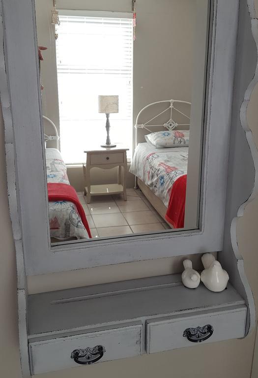 Strandloper Apartments Hermanus Eksteriør bilde